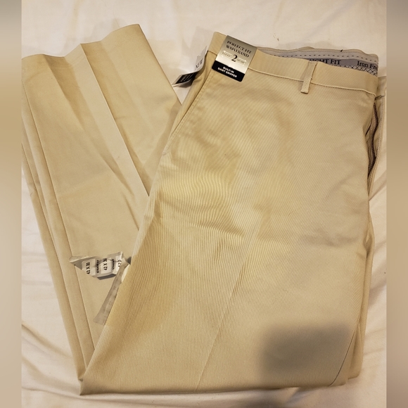Men's Haggar® Iron Free Premium Khaki™ Classic-Fit Pleat Front Hidden Comfort Wa - Picture 2 of 8
